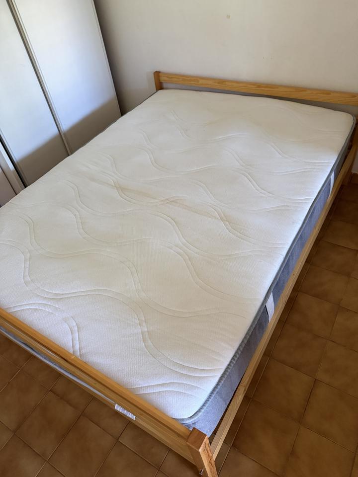 Matelas double, après nettoyage