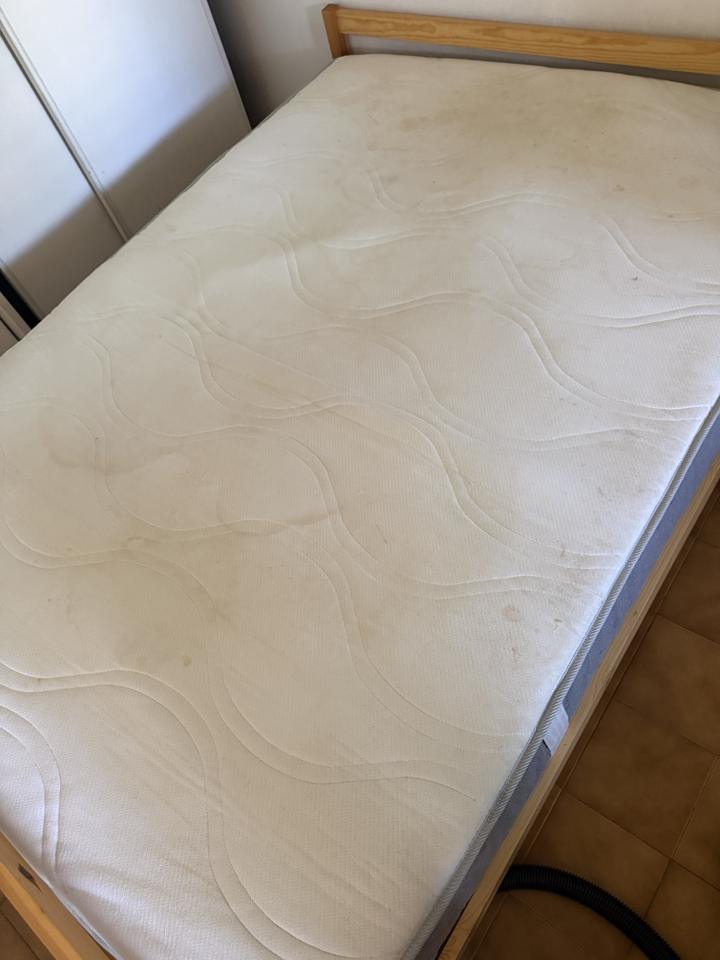 Matelas double, avant nettoyage